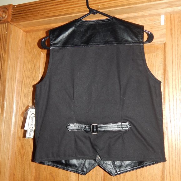 NEW NWT Boys Size XL Black Genuine Leather Western Cowboy Vest by Cripple Creek - Picture 2 of 2